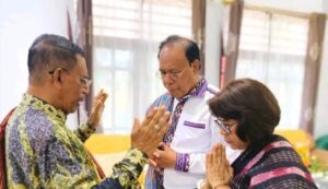 Berkat Paskah dari Yang Mulia Dominikus Saku untuk Stefanus Bria Seran dan Beatrix Yasinta Bria Seran Berkat Paskah dari Yang Mulia Dominikus Saku untuk Stefanus Bria Seran dan Beatrix Yasinta Bria Seran