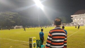 “Di Bawah Sorotan Lampu Betun, Bupati Stefanus Bria Seran Saksikan Semangat Juang PS Malaka U-17 Tahan Imbang SKO Kupang 2-2” “Di Bawah Sorotan Lampu Betun, Bupati Stefanus Bria Seran Saksikan Semangat Juang PS Malaka U-17 Tahan Imbang SKO Kupang 2-2”