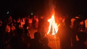 Api Unggun Menyala, Semangat Kebersamaan Botin Leobele Sejalan dengan Arah Pembangunan Bupati dan wakil Bupati SBS-HMS Api Unggun Menyala, Semangat Kebersamaan Botin Leobele Sejalan dengan Arah Pembangunan Bupati dan wakil Bupati SBS-HMS